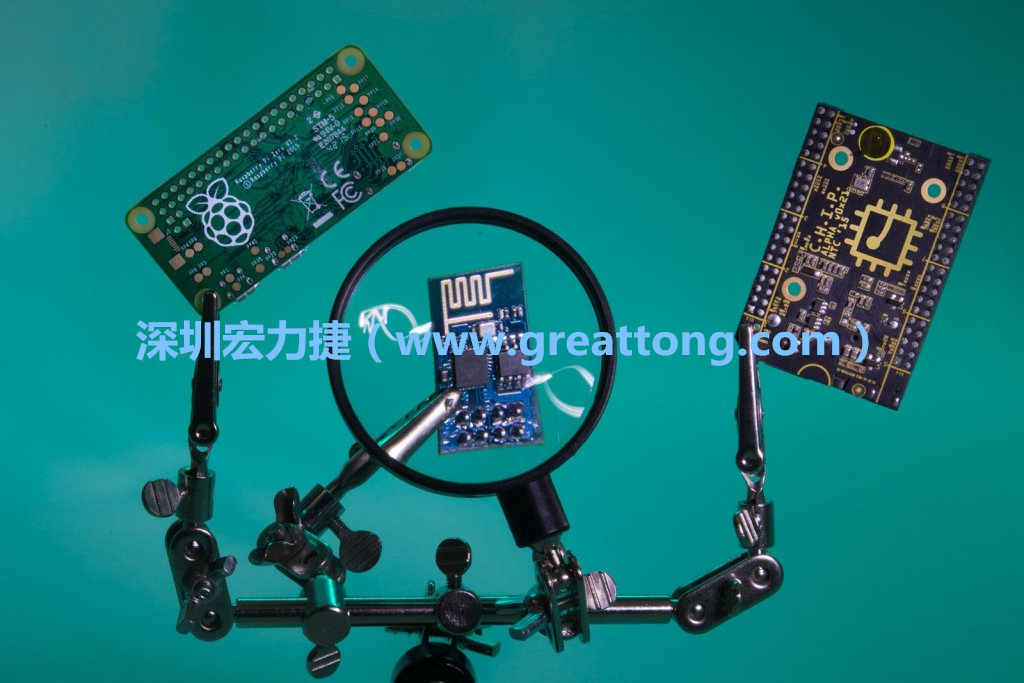A Raspberry Pi Zero、ESP8266和CHIP。